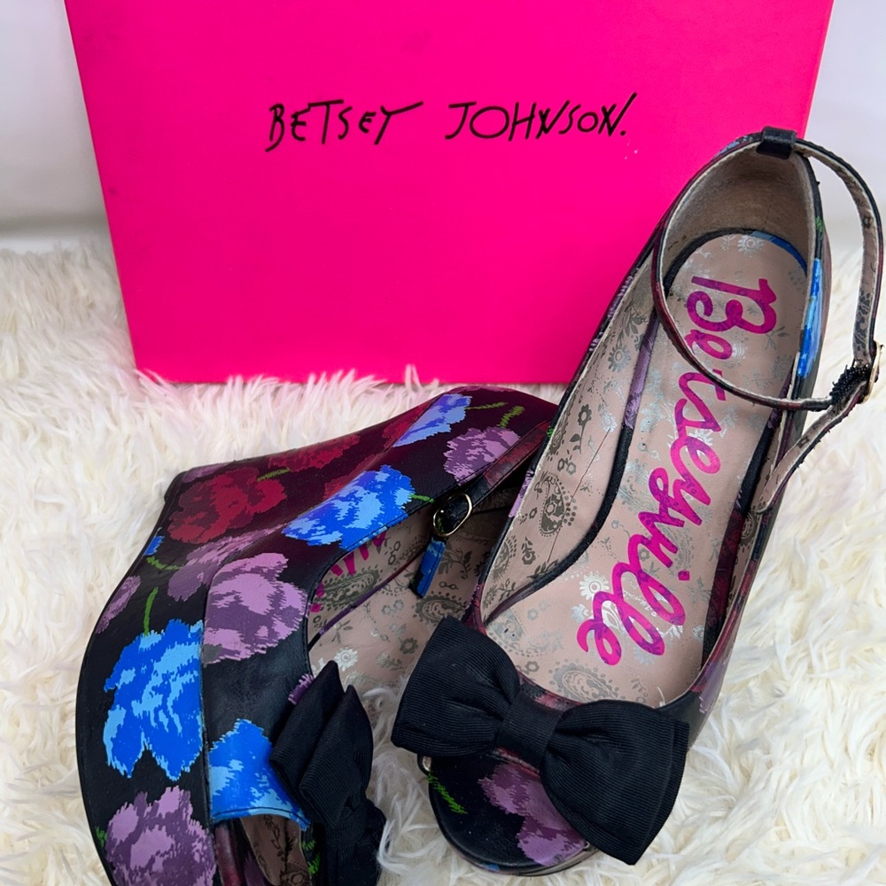 Betsey Johnson Black Floral Peep Toe Heels
